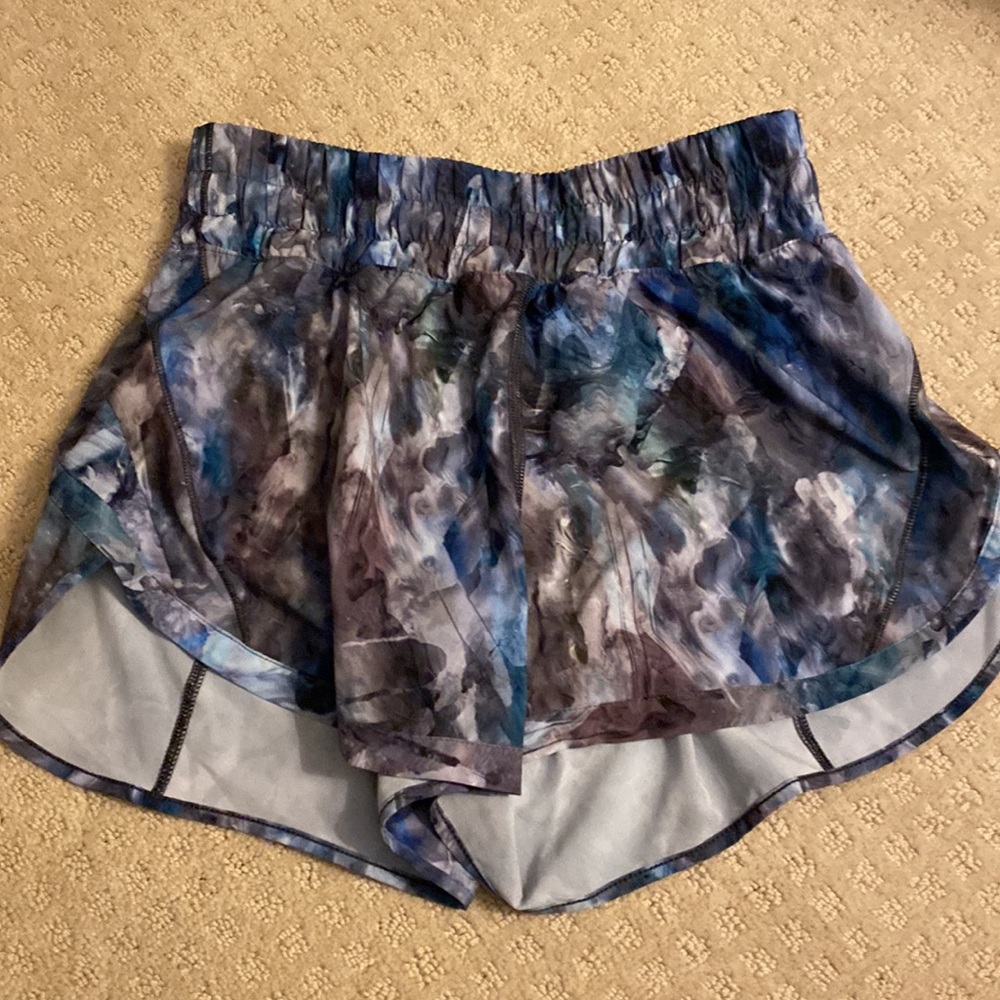 size 6 Lululemon shorts